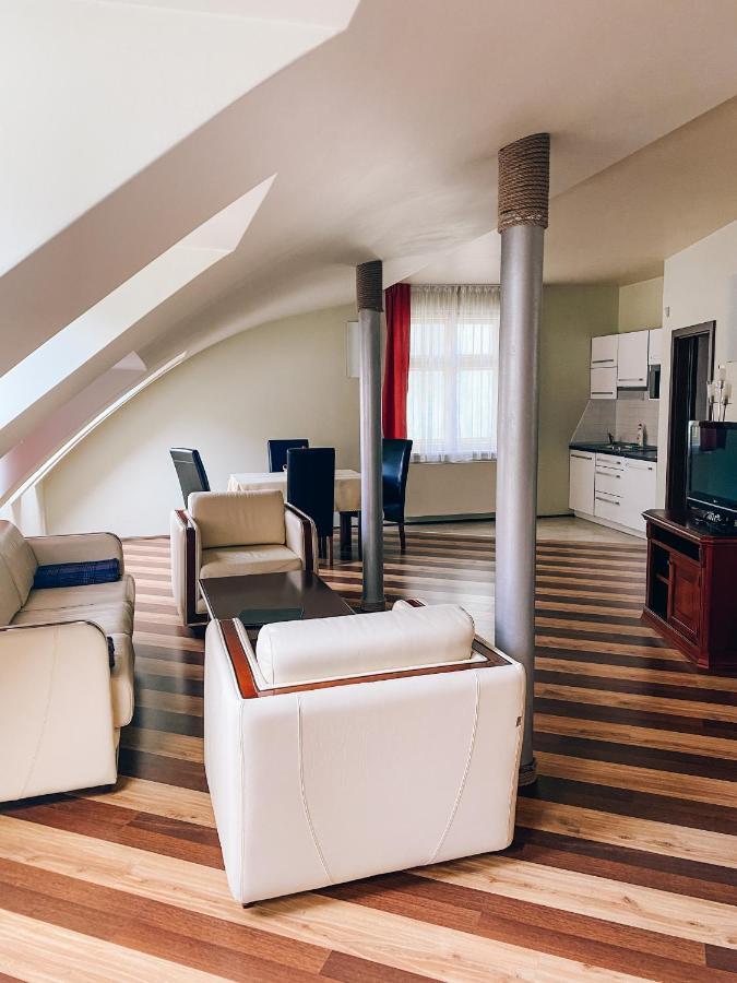 Riverside Apartments Thalia Karlovy Vary Esterno foto