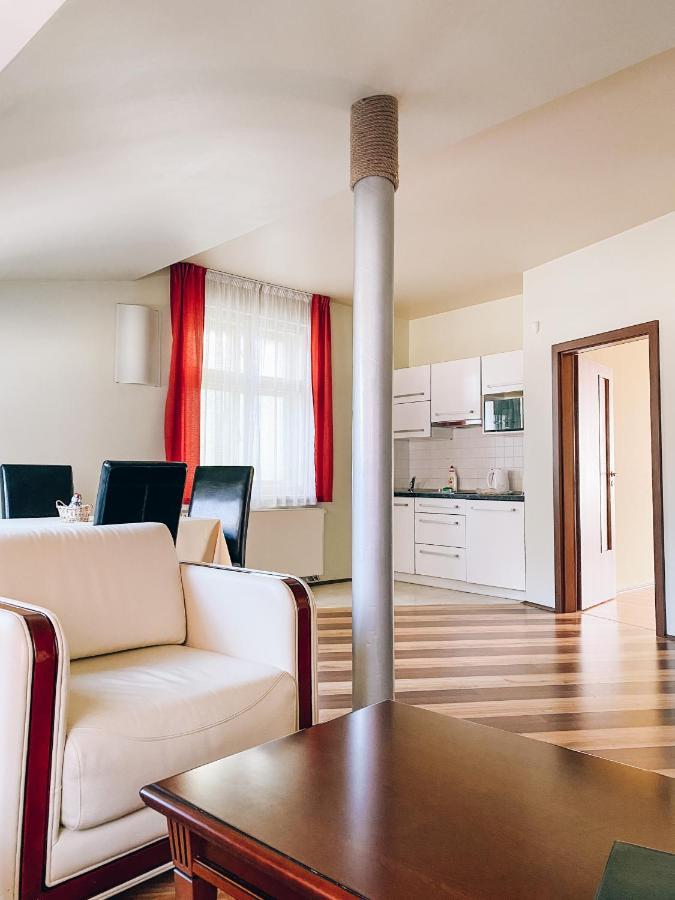Riverside Apartments Thalia Karlovy Vary Esterno foto